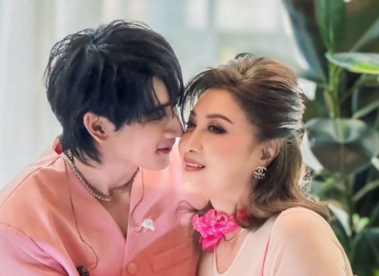 พระเอกช่อง3 มีคุณ เเม่สวย มากพ่วงตำเเหน่งระดับประ เทศ!