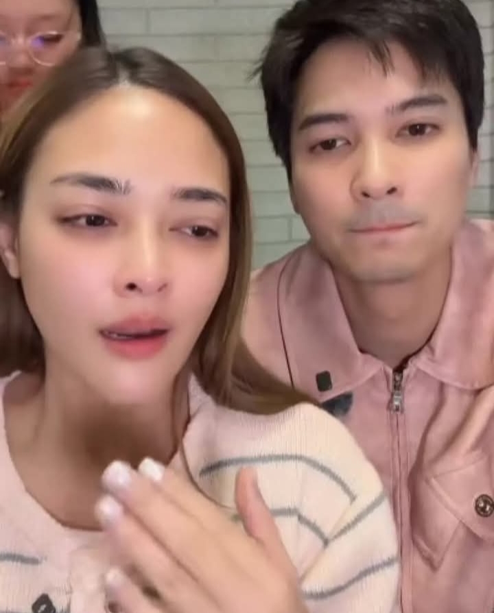 “ปุ๊กลุก” น้ำตาไหลกลางไลฟ์ “เจนนี่” โผล่ปลอบ ฟังคำพูดถึงกับตก